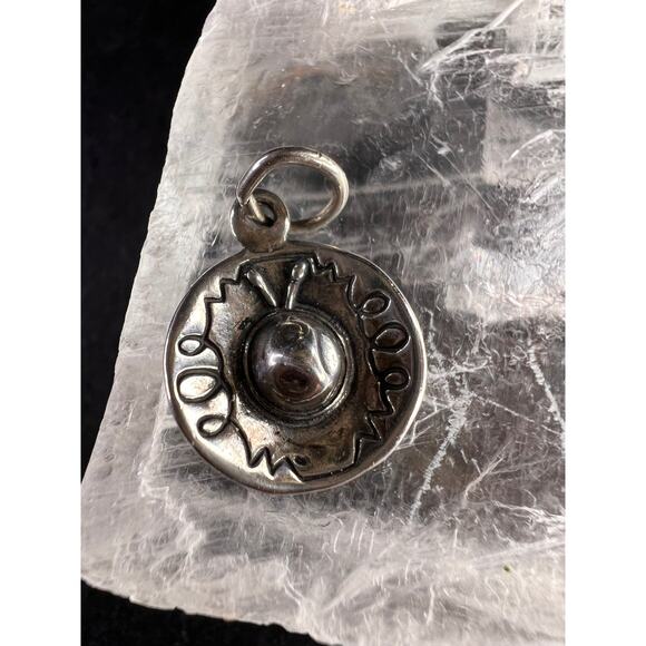 Vintage Sterling Silver Sombrero Hat Pendant Charm - Picture 3 of 8